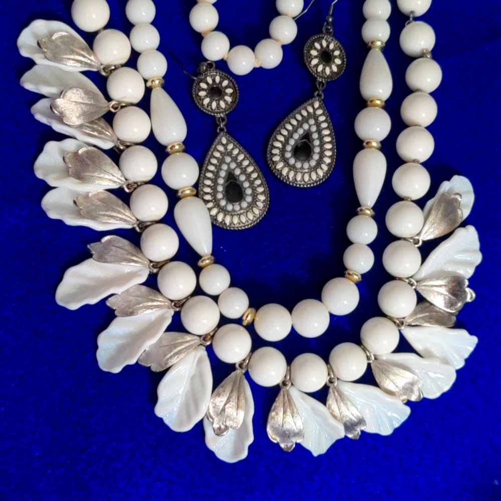 A204 🔥 5 For $35 🔥 Lot of White Jewelry #1